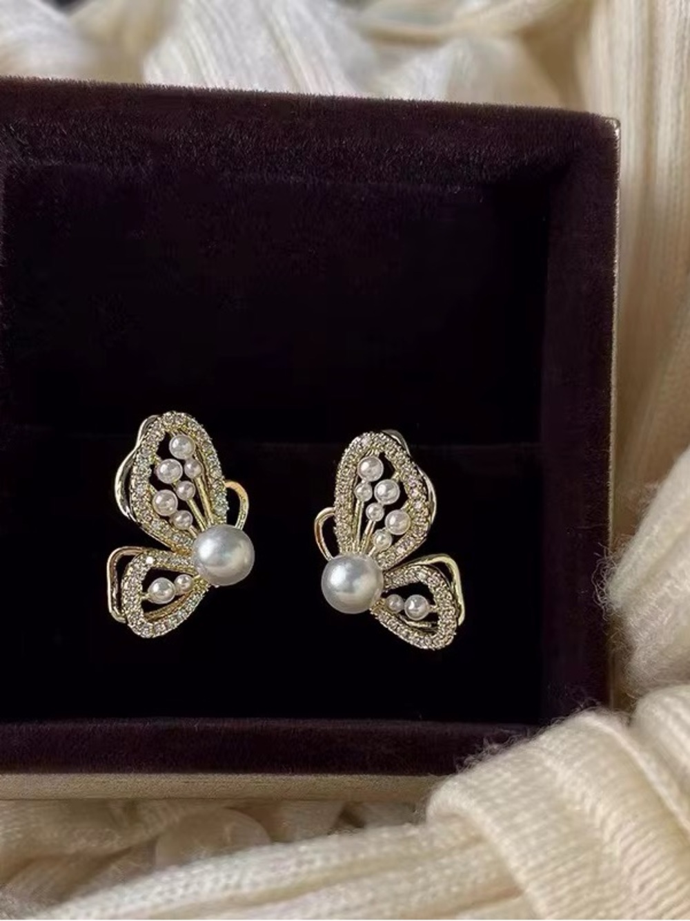 ** High-Quality Pearl Butterfly Gold Clip-On Earrings